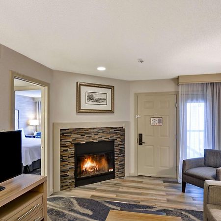 Homewood Suites By Hilton Windsor Locks Hartford Exteriör bild